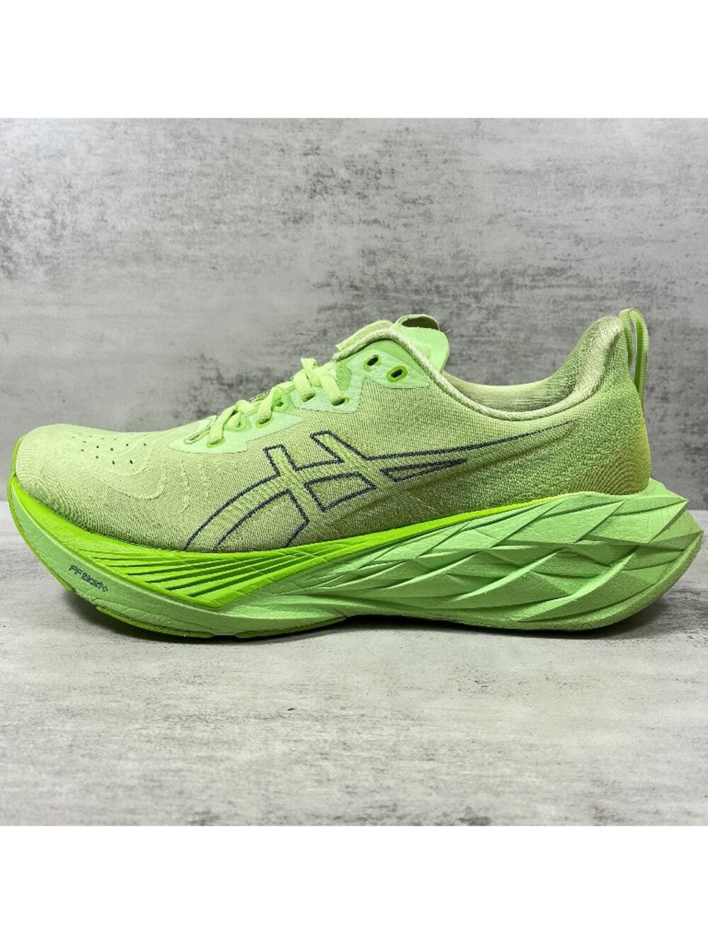 Asics Novablast 4 Running Shoes - Men's Size 9.5 - Green